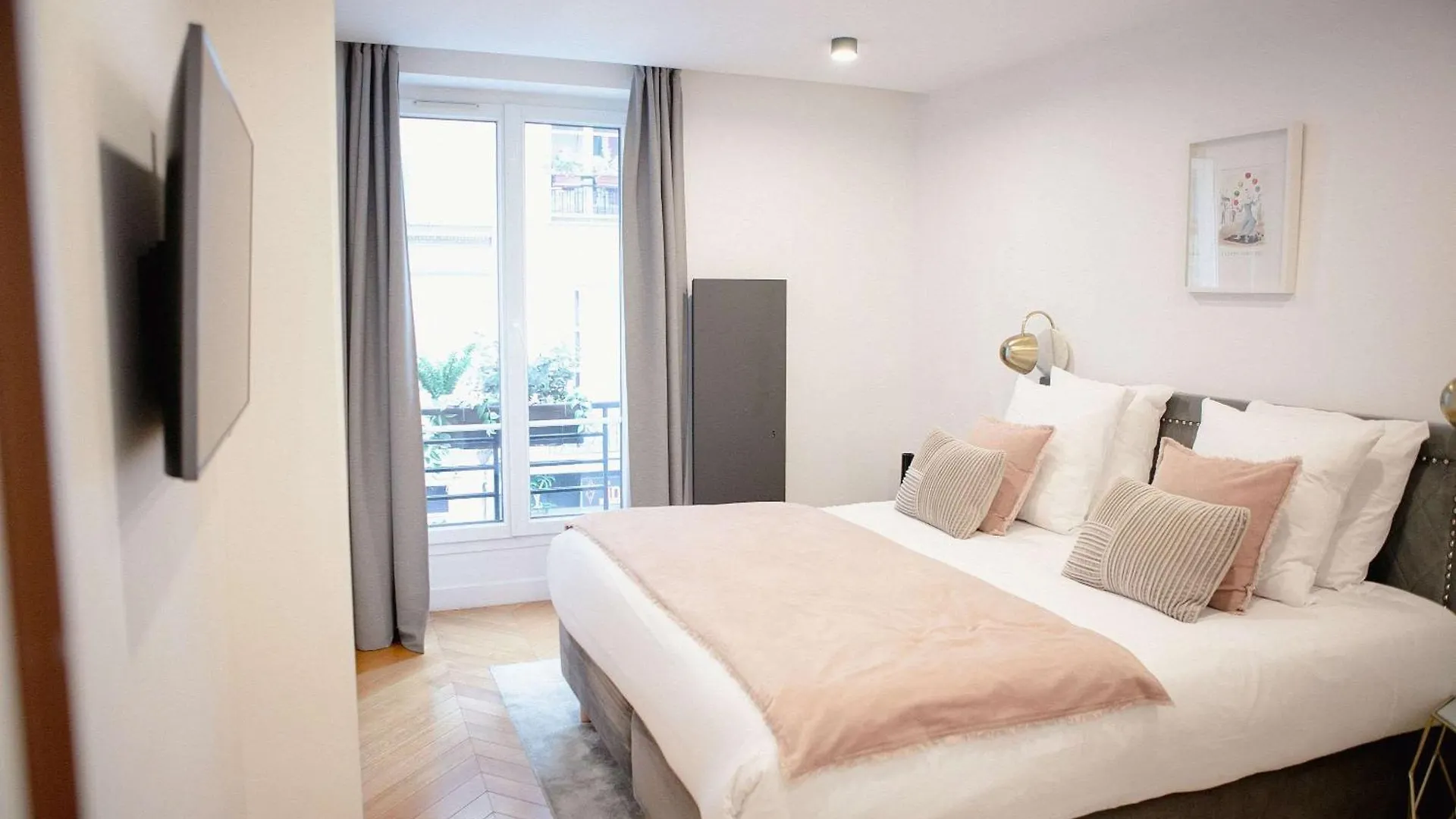 Haut Marais - My Showroom Paris 0*,  France